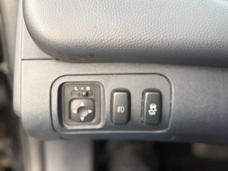 2011 Mitsubishi Eclipse 4th Gen - Image 13 of 18
