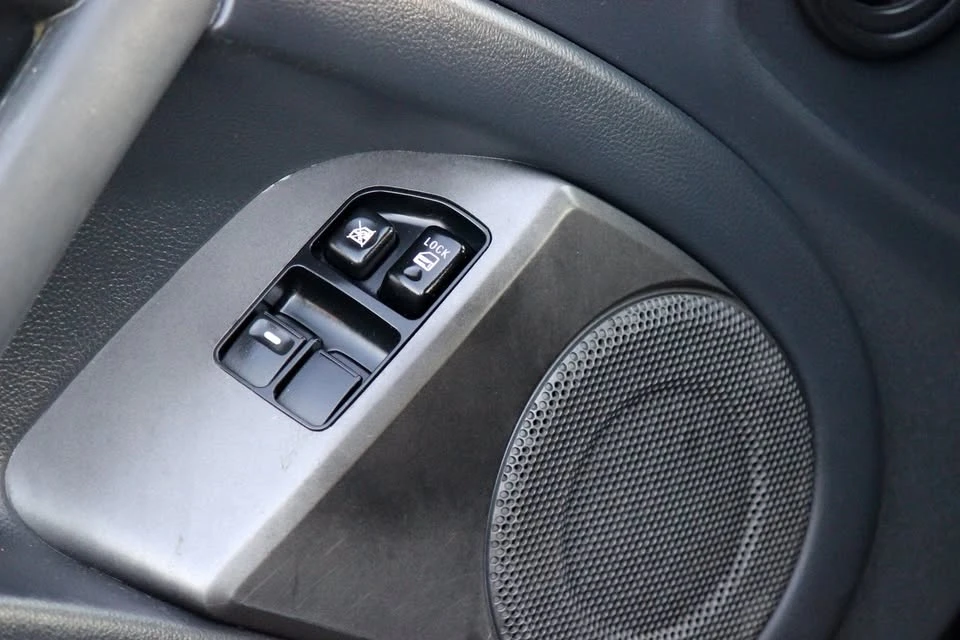 2011 Mitsubishi Eclipse 4th Gen - Image 16 of 19