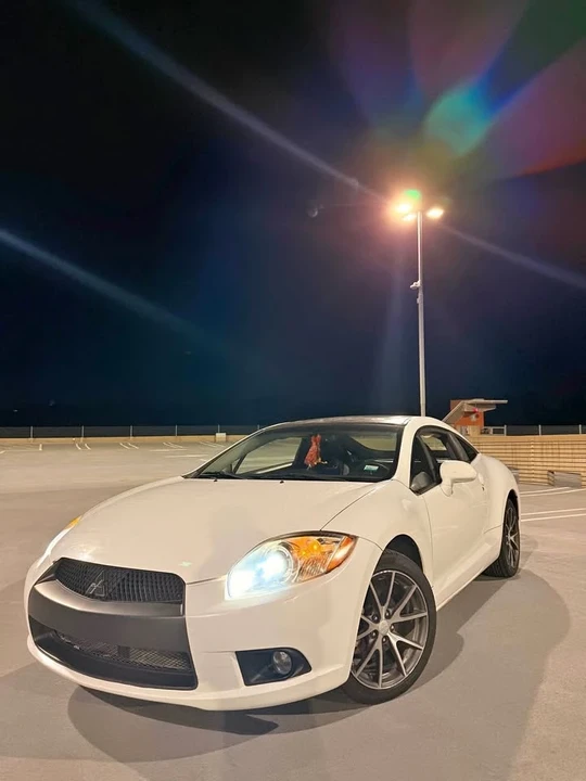 2011 Mitsubishi Eclipse 4th Gen - Image 2 of 4