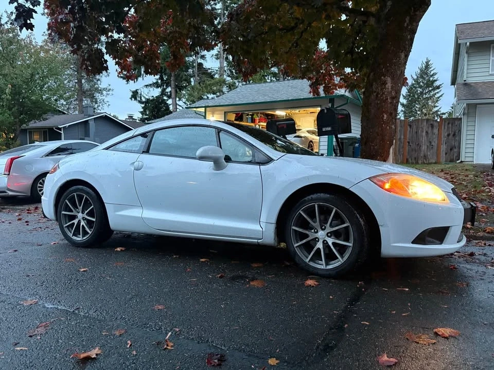2011 Mitsubishi Eclipse 4th Gen - Image 11 of 19