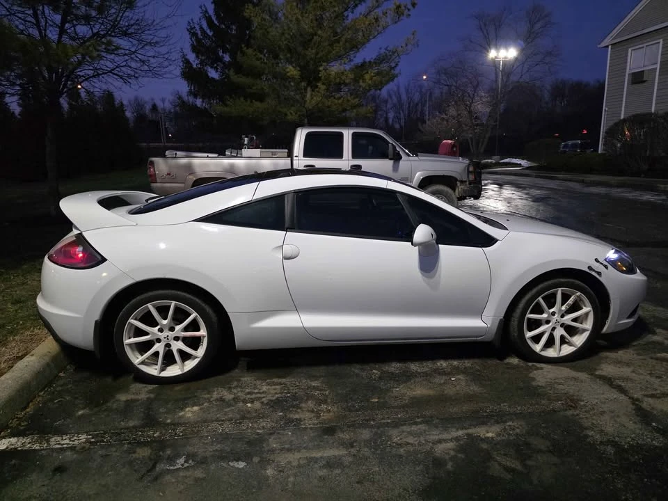 2011 Mitsubishi Eclipse 4th Gen - Image 2 of 9