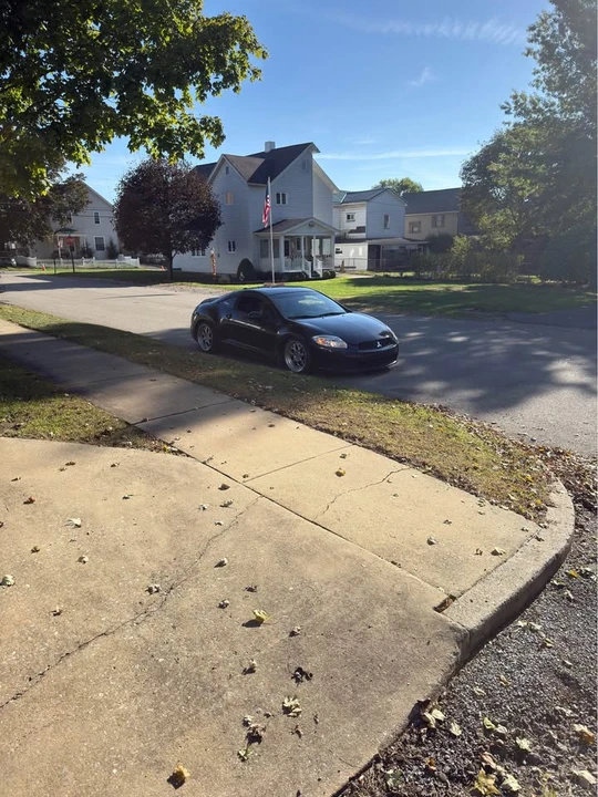 2011 Mitsubishi Eclipse 4th Gen - Image 2 of 6