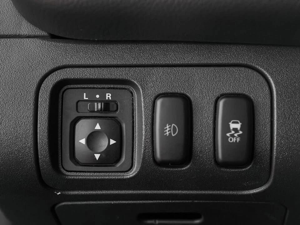 2011 Mitsubishi Eclipse 4th Gen - Image 11 of 13