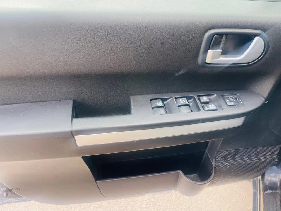 2011 Mitsubishi Endeavor - Image 9 of 19
