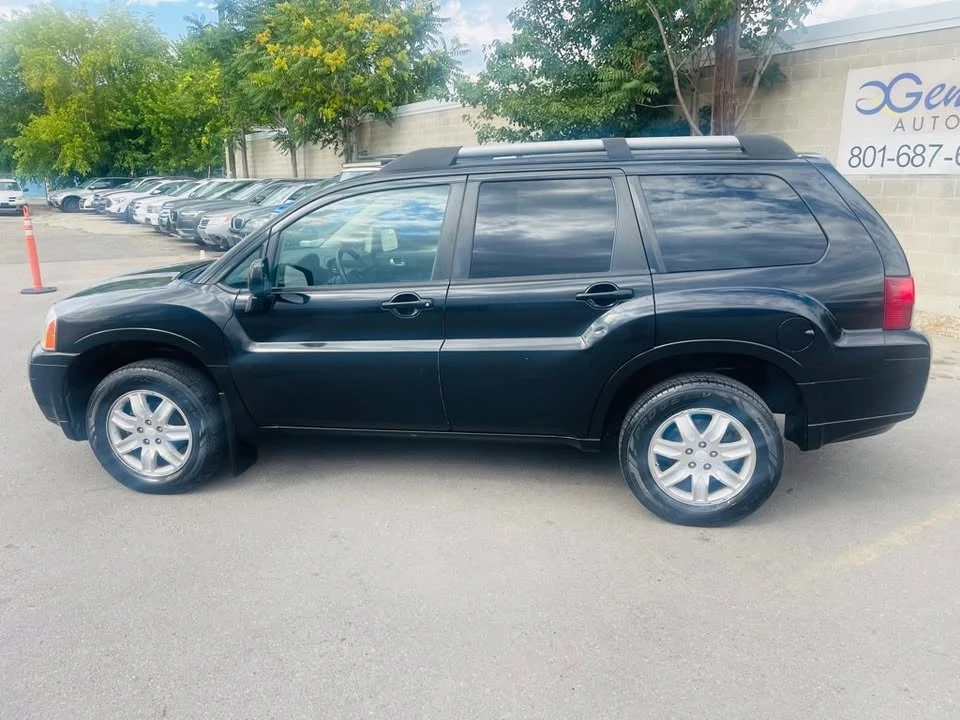 2011 Mitsubishi Endeavor - Image 8 of 19