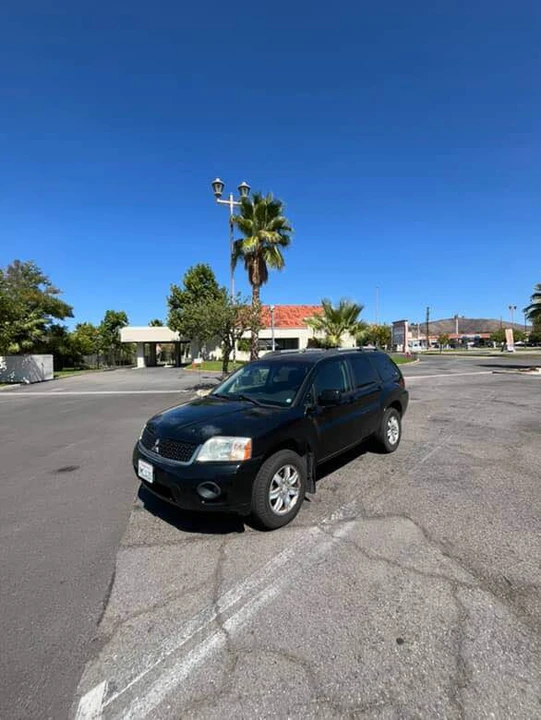 2011 Mitsubishi Endeavor - Image 9 of 9