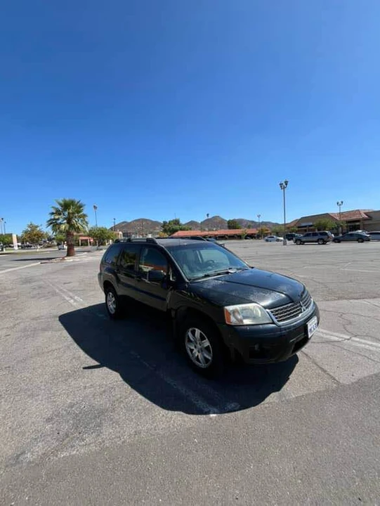 2011 Mitsubishi Endeavor - Image 2 of 9