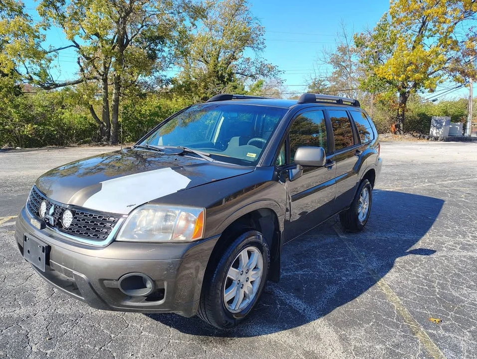 2011 Mitsubishi Endeavor - Image 3 of 8
