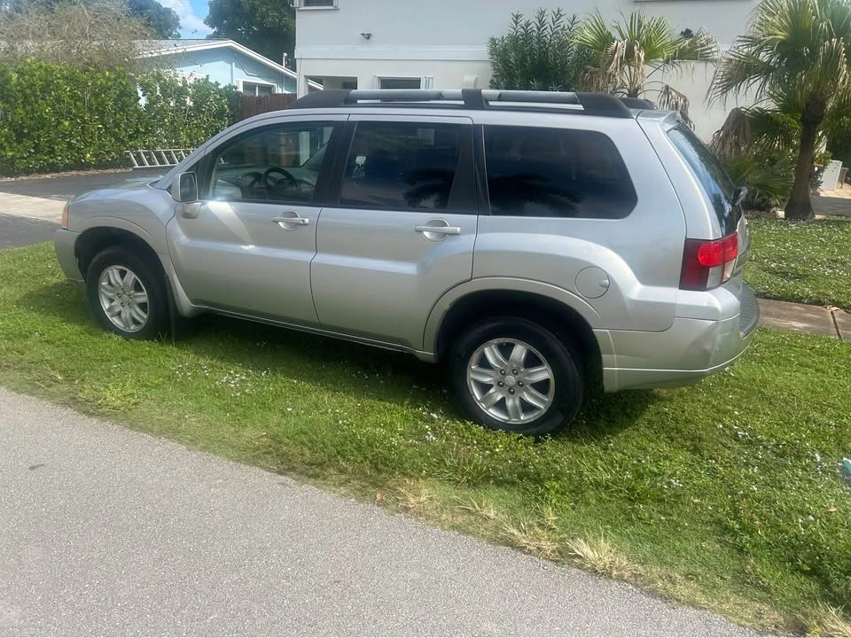 2011 Mitsubishi Endeavor - Image 2 of 7
