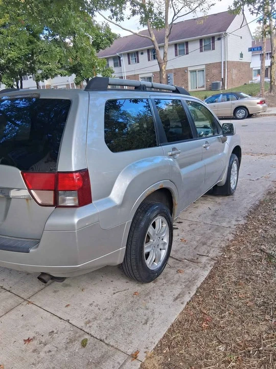2011 Mitsubishi Endeavor - Image 3 of 9