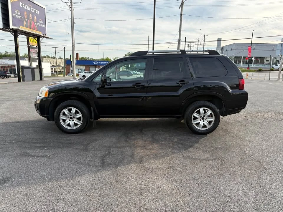 2011 Mitsubishi Endeavor - Image 8 of 11