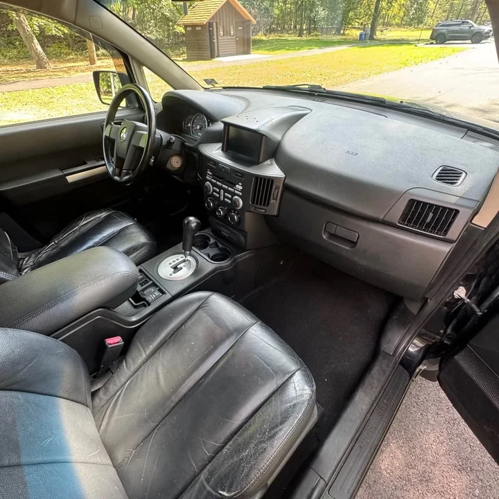 2011 Mitsubishi Endeavor - Image 8 of 11