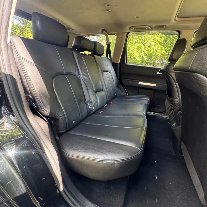 2011 Mitsubishi Endeavor - Image 10 of 11