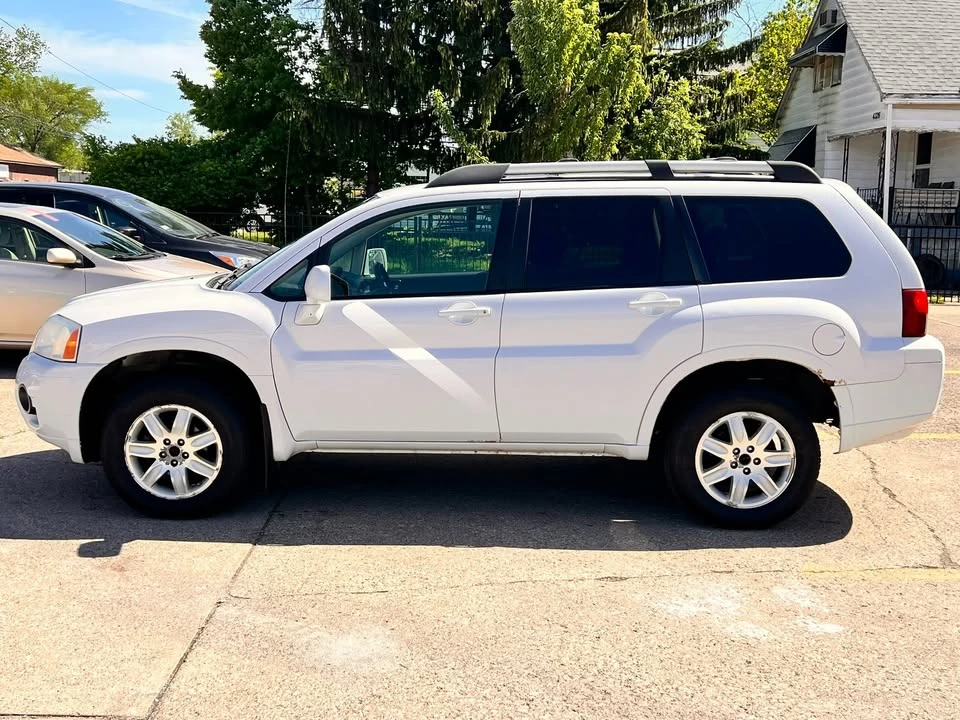 2011 Mitsubishi Endeavor - Image 3 of 20
