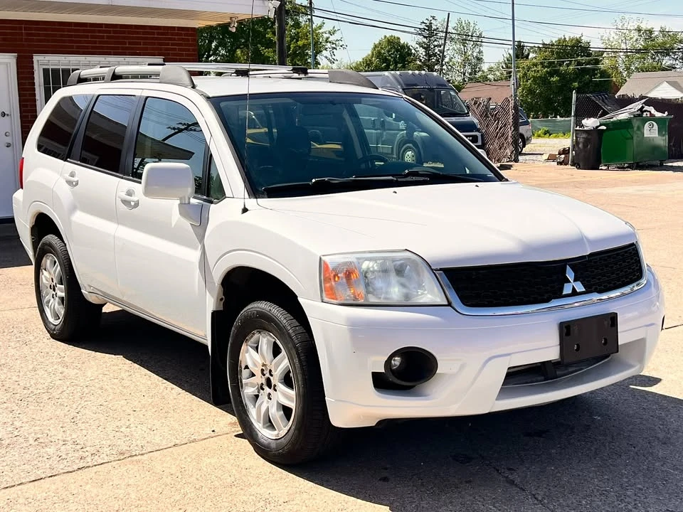 2011 Mitsubishi Endeavor - Image 8 of 20