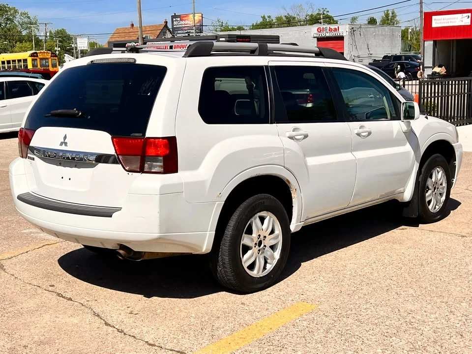 2011 Mitsubishi Endeavor - Image 6 of 20