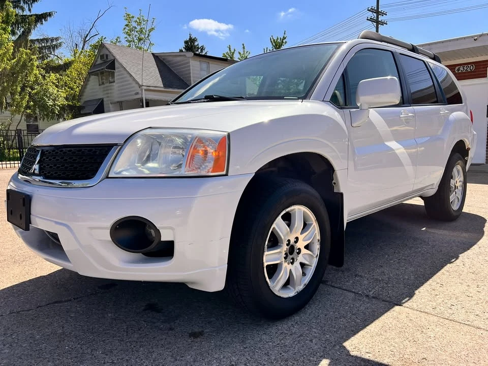 2011 Mitsubishi Endeavor - Image 10 of 20