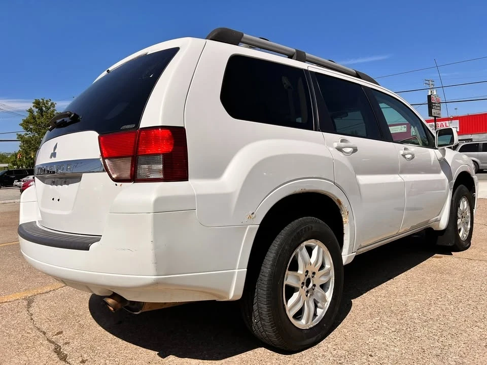 2011 Mitsubishi Endeavor - Image 12 of 20