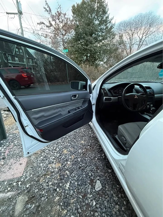 2011 Mitsubishi Galant 9th Gen - Image 10 of 19