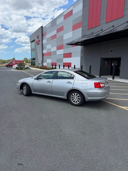 2011 Mitsubishi Galant 9th Gen - Image 2 of 12