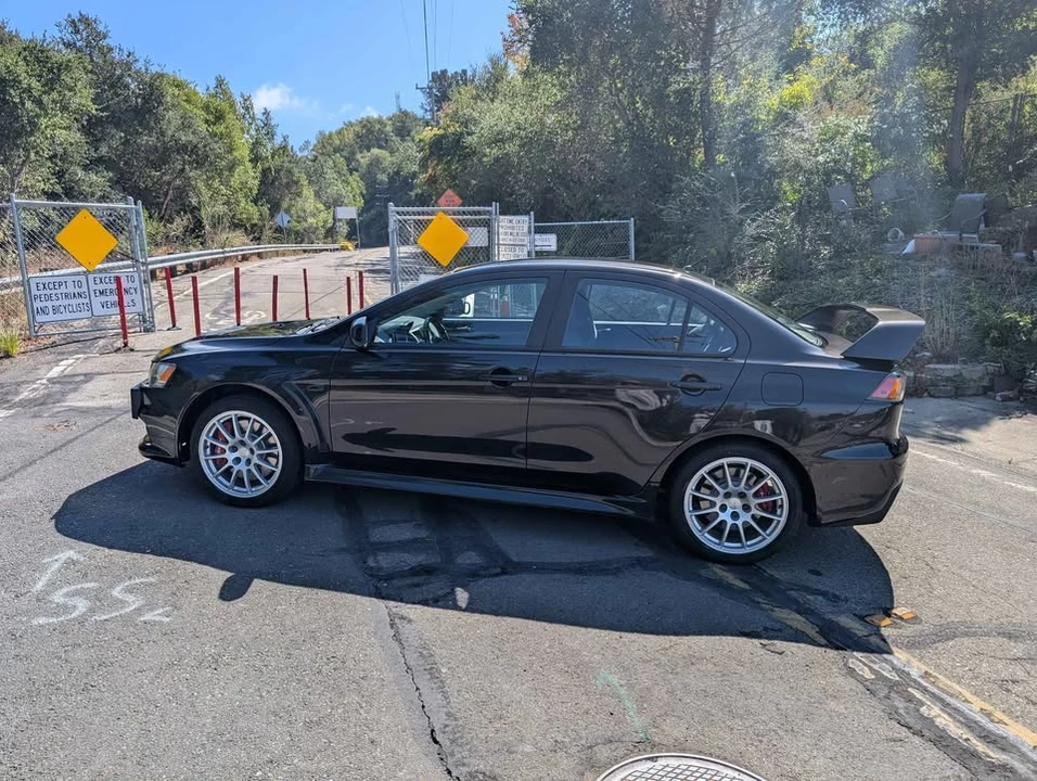 2011 Mitsubishi Lancer Evolution X 9th Gen - Image 2 of 19