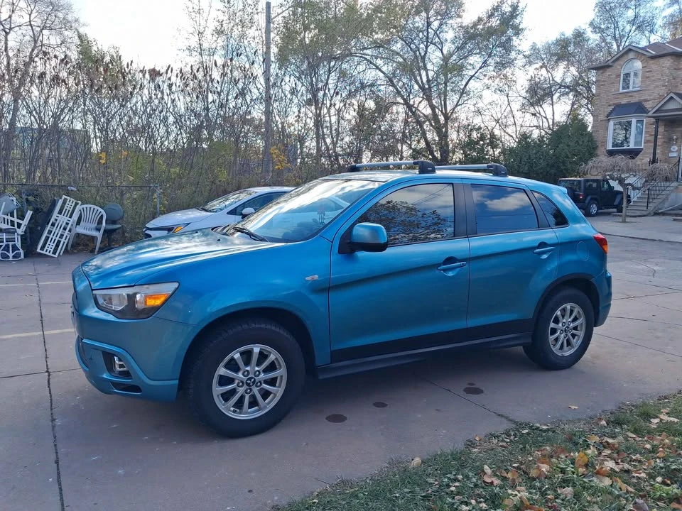 2011 Mitsubishi RVR - Image 2 of 8