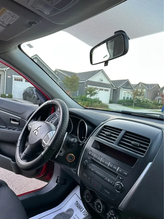 2011 Mitsubishi Outlander - Image 7 of 12