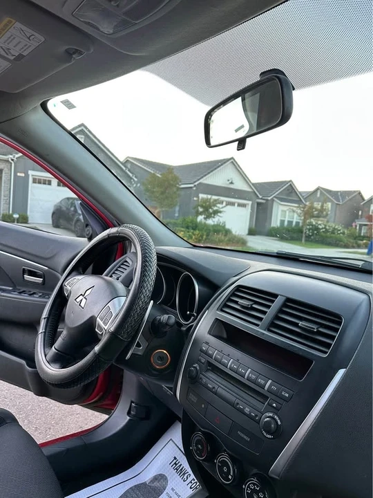 2011 Mitsubishi Outlander - Image 7 of 12