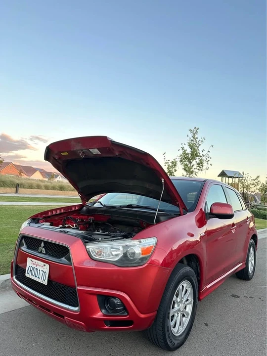 2011 Mitsubishi Outlander - Image 11 of 12
