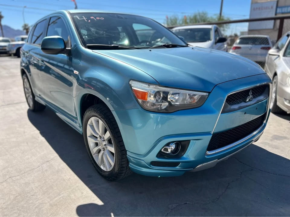 2011 Mitsubishi Outlander - Image 2 of 6