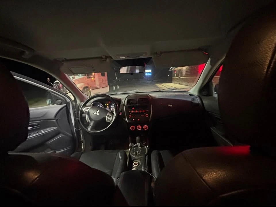 2011 Mitsubishi Outlander - Image 4 of 7