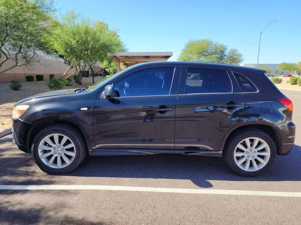2011 Mitsubishi Outlander - Image 4 of 9