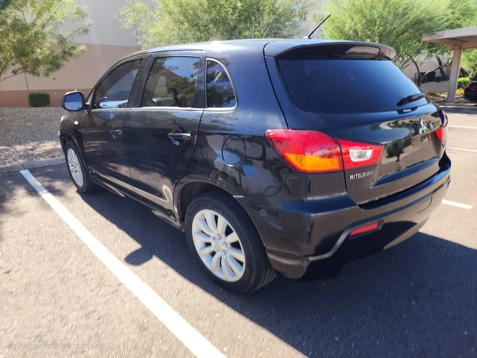 2011 Mitsubishi Outlander - Image 5 of 9