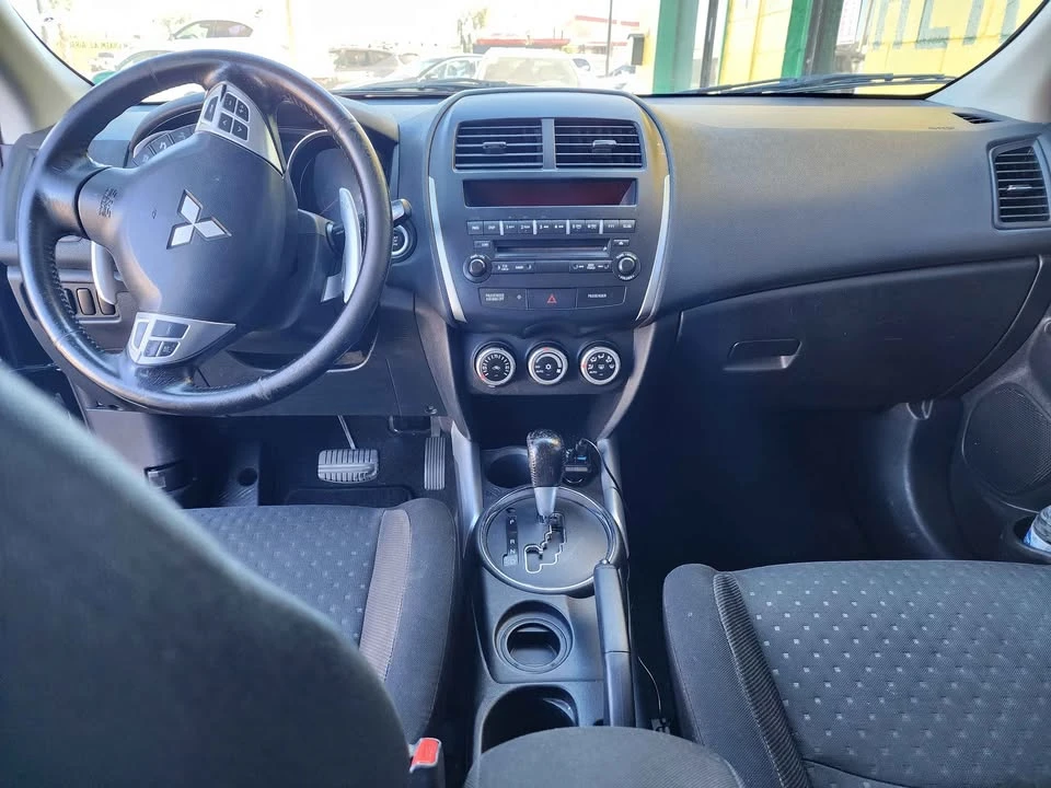 2011 Mitsubishi Outlander - Image 8 of 9