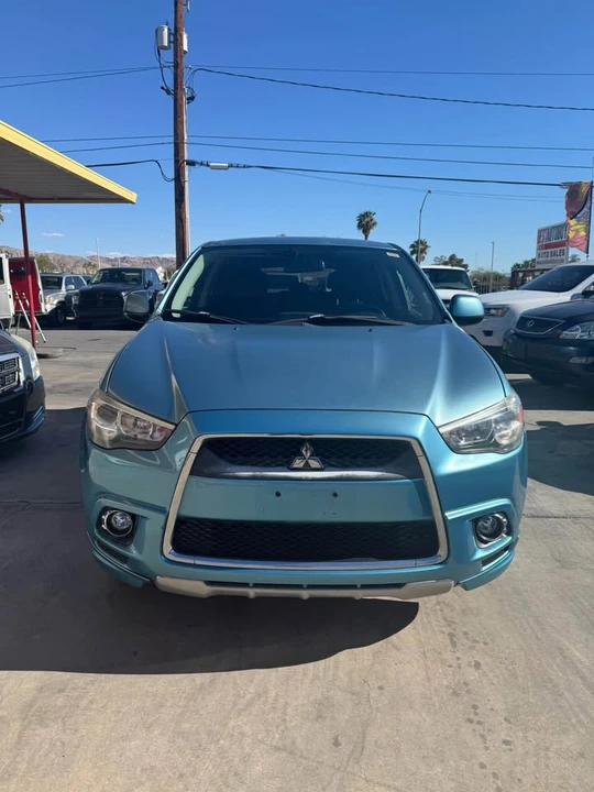 2011 Mitsubishi Outlander - Image 2 of 14