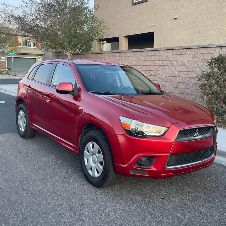 2011 Mitsubishi Outlander - Image 6 of 12