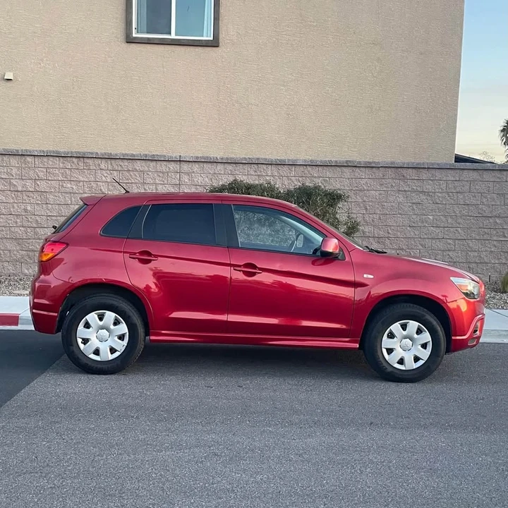 2011 Mitsubishi Outlander - Image 5 of 12