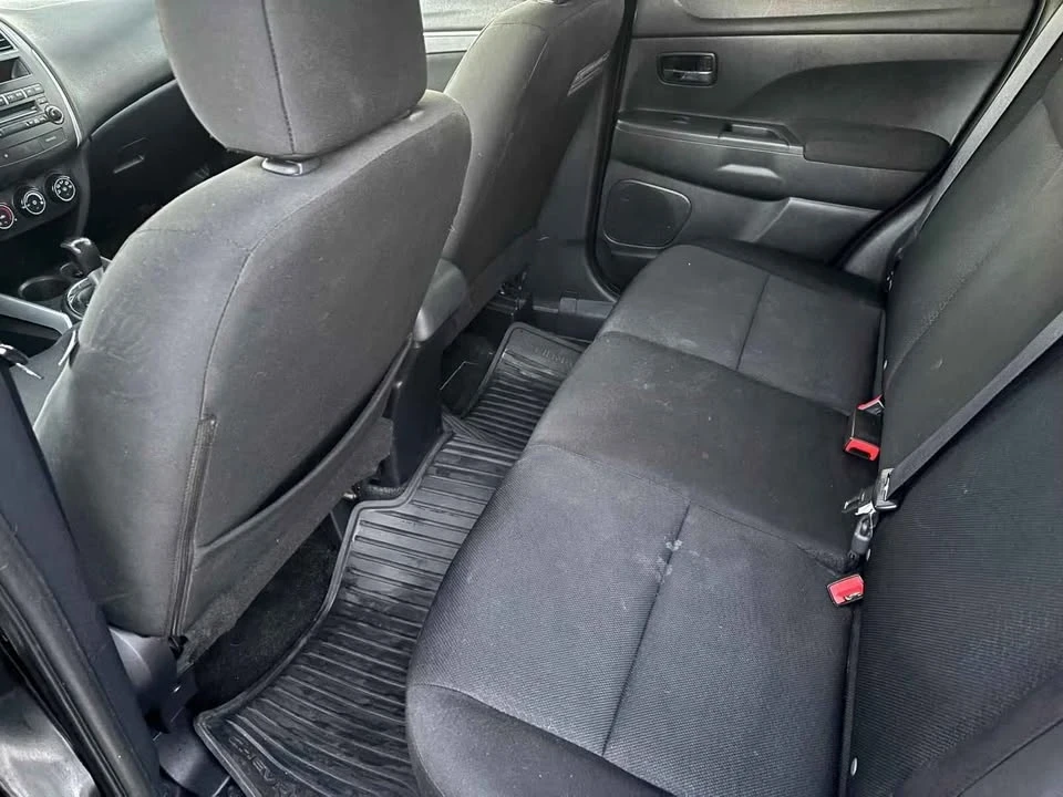 2011 Mitsubishi Outlander - Image 9 of 11