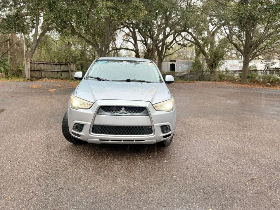 2011 Mitsubishi Outlander - Image 2 of 18