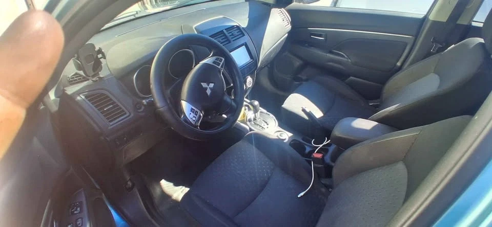 2011 Mitsubishi Outlander - Image 13 of 14