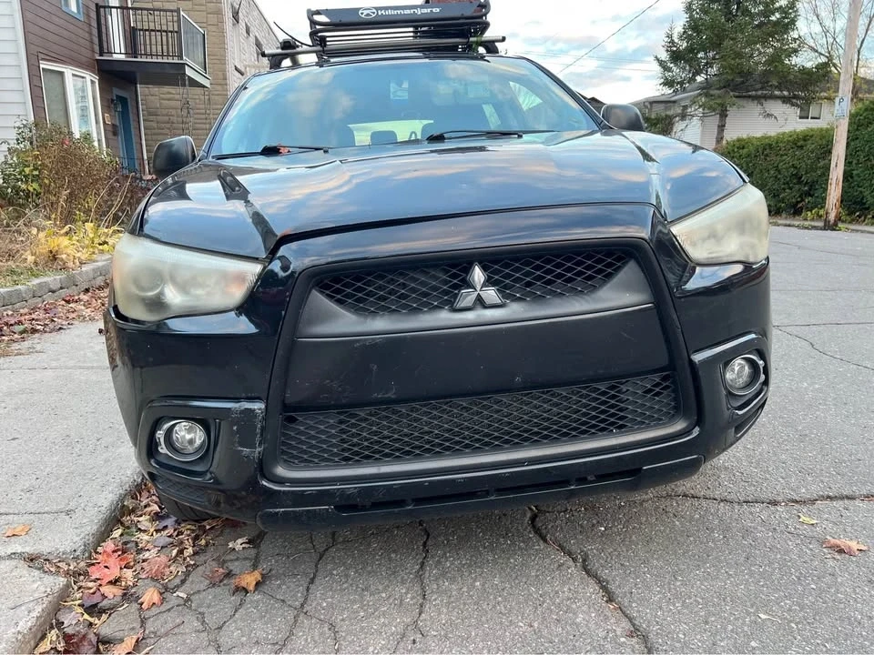 2011 Mitsubishi Outlander - Image 3 of 10