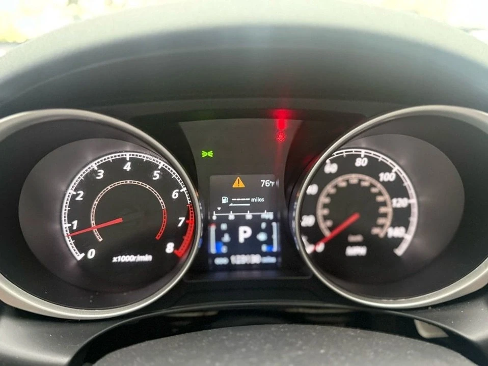 2011 Mitsubishi Outlander - Image 15 of 18