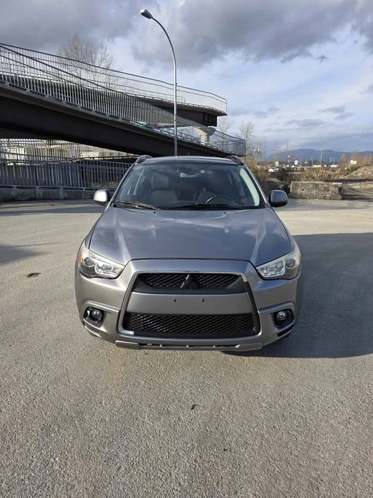 2011 Mitsubishi Outlander - Image 2 of 19
