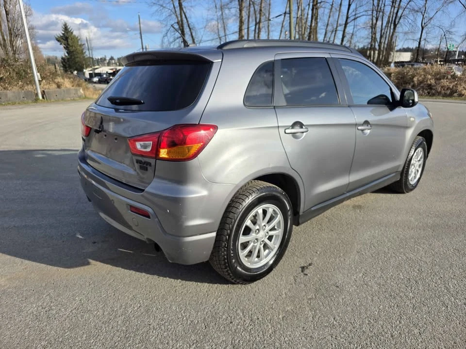 2011 Mitsubishi Outlander - Image 9 of 19