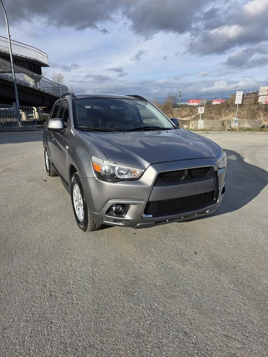 2011 Mitsubishi Outlander - Image 4 of 19
