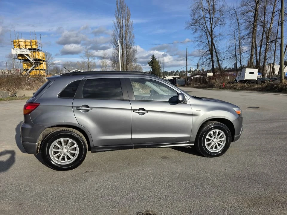 2011 Mitsubishi Outlander - Image 13 of 19