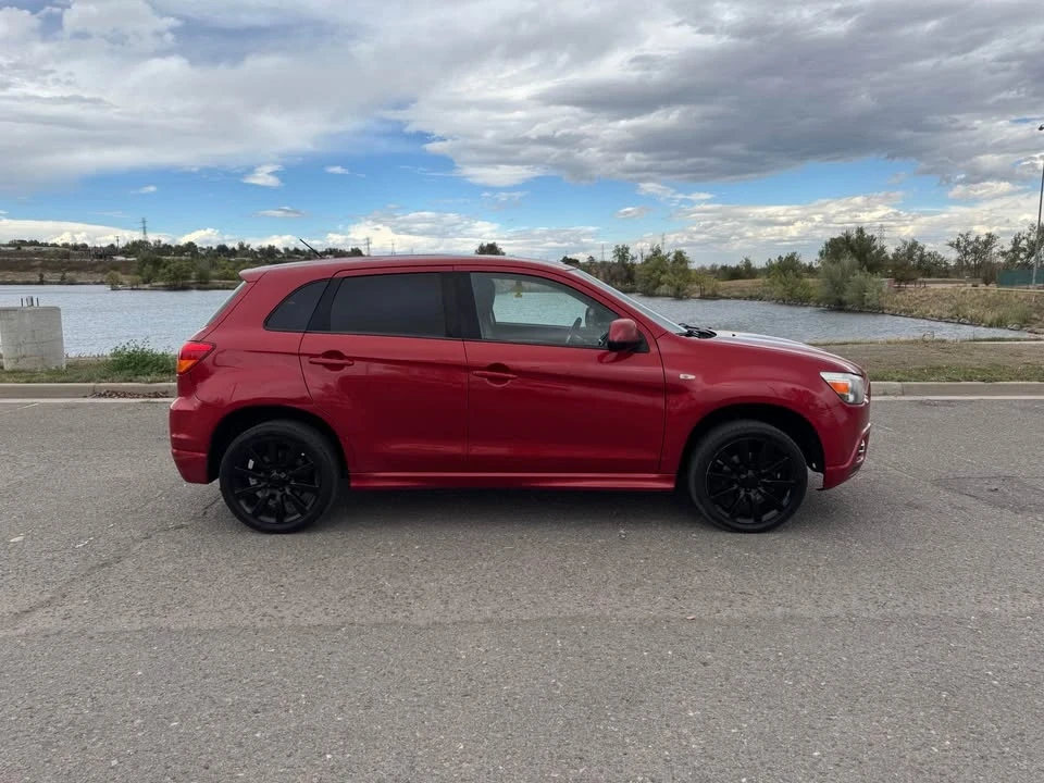 2011 Mitsubishi Outlander - Image 3 of 7