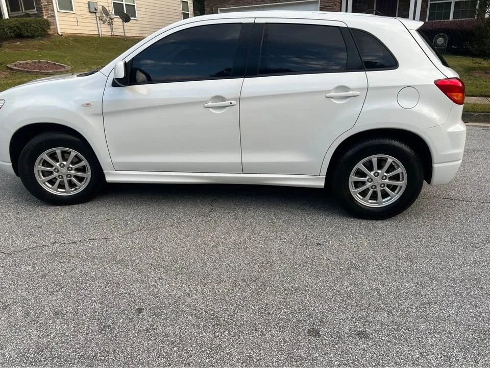 2011 Mitsubishi Outlander - Image 4 of 16