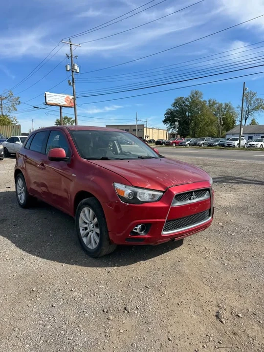 2011 Mitsubishi Outlander - Image 2 of 15