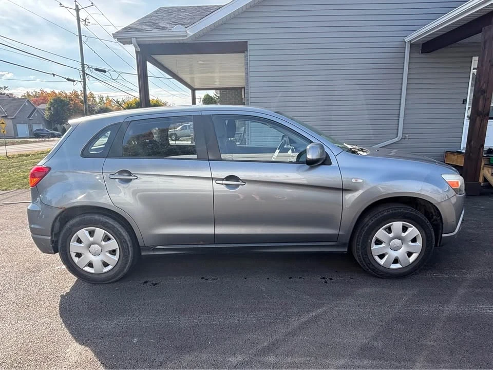 2011 Mitsubishi RVR - Image 2 of 5